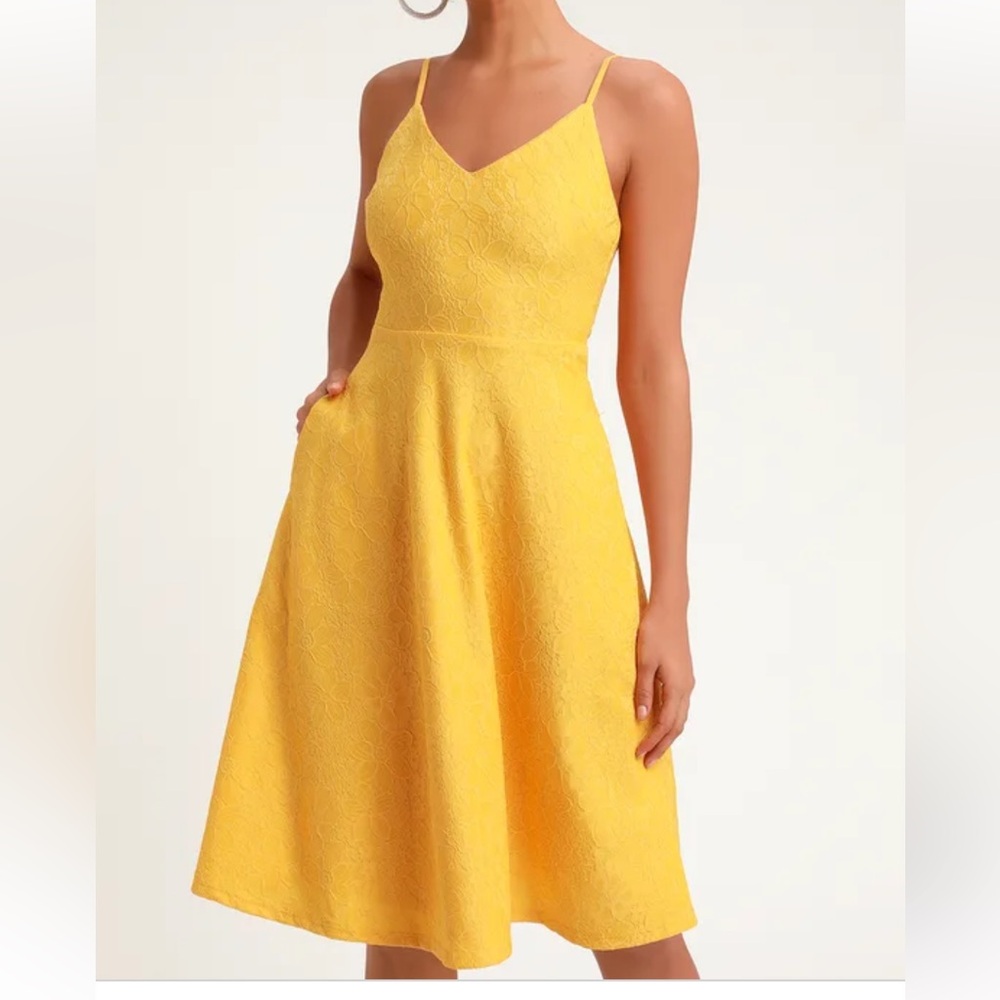 Lulus Delightful Day Yellow Lace Midi Skater Sz M